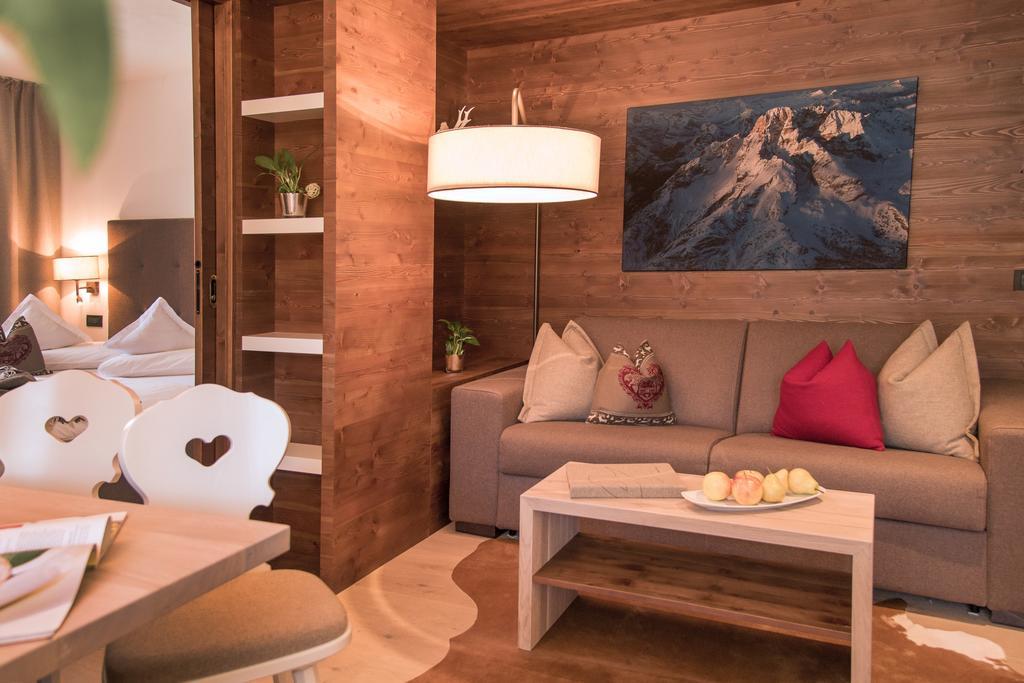 Ariston Dolomiti Residence Dobbiaco Exterior foto