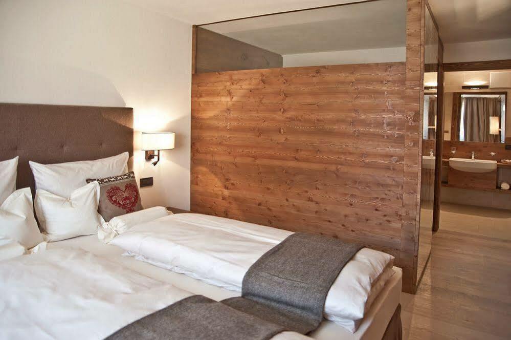Ariston Dolomiti Residence Dobbiaco Exterior foto